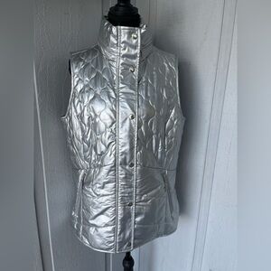 T by Talbots Silver Metallic Quilted Puffer Vest Women’s Size M Snap Zip Hood
